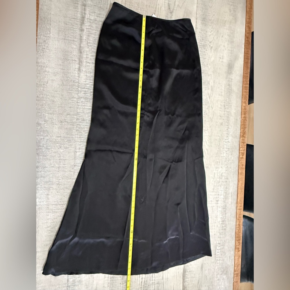 Carmen Marc Valvo Collection Black Satin Maxi Skirt Size Medium - Picture 5 of 8